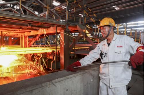 ผลผลิตเหล็กดิบของจีนปี 2022 เห็นการลื่นไถลรายงานกล่าวว่า